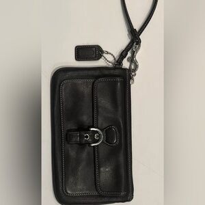 Vintage Coach Soho Black Leather Wristlet With Buckle Pocket